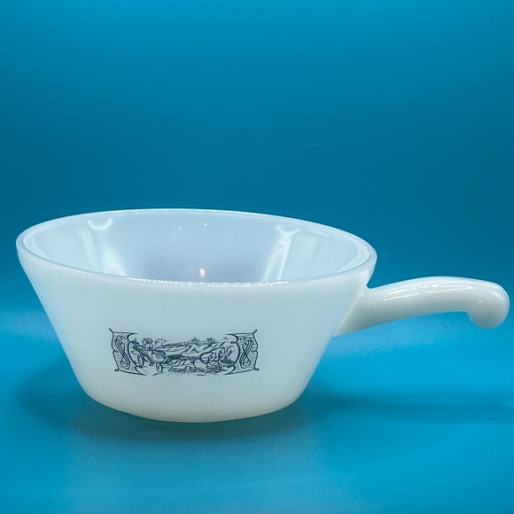 Vintage currier & Ives milk glass soup bowl with handle - Picture 1 of 8